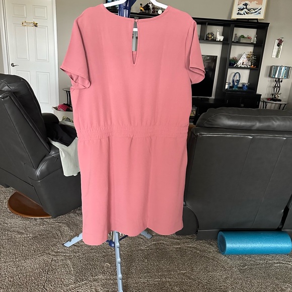 32 degrees NWT pink lightweight short sleeve Dress with necklace. XL - Picture 4 of 9